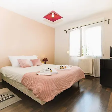 Le Monjuzet - Joli T2 Avec Petite Terrasse Confort, Proche Du Centre * Clermont-Ferrand